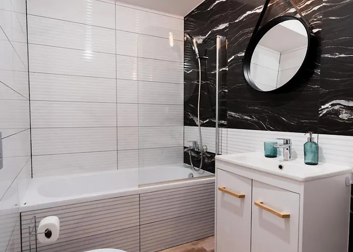 Old Town - 3 - 2 Bathrooms - 12 People - Parking Place Apartament