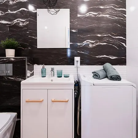 Old Town - 3 - 2 Bathrooms - 12 People - Parking Place Apartman