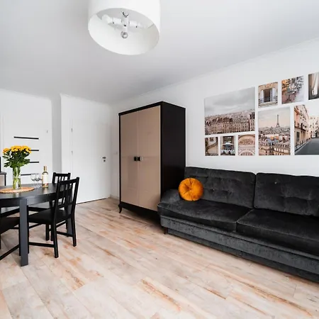 Old Town - 3 - 2 Bathrooms - 12 People - Parking Place Apartman