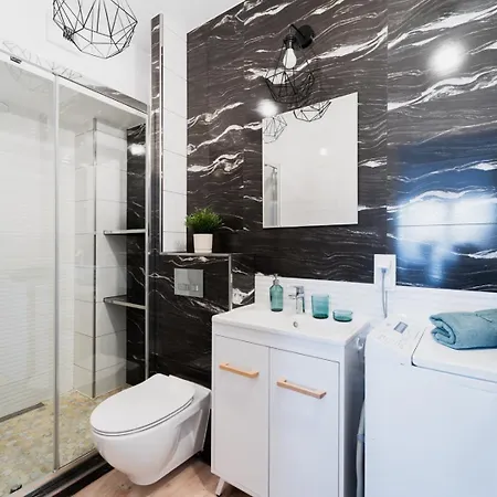 Old Town - 3 - 2 Bathrooms - 12 People - Parking Place Apartman *